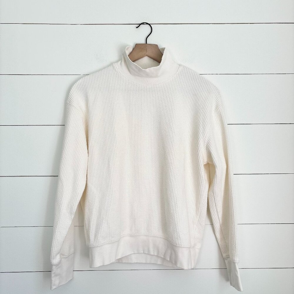 Club Monaco cream textured turtleneck top size small